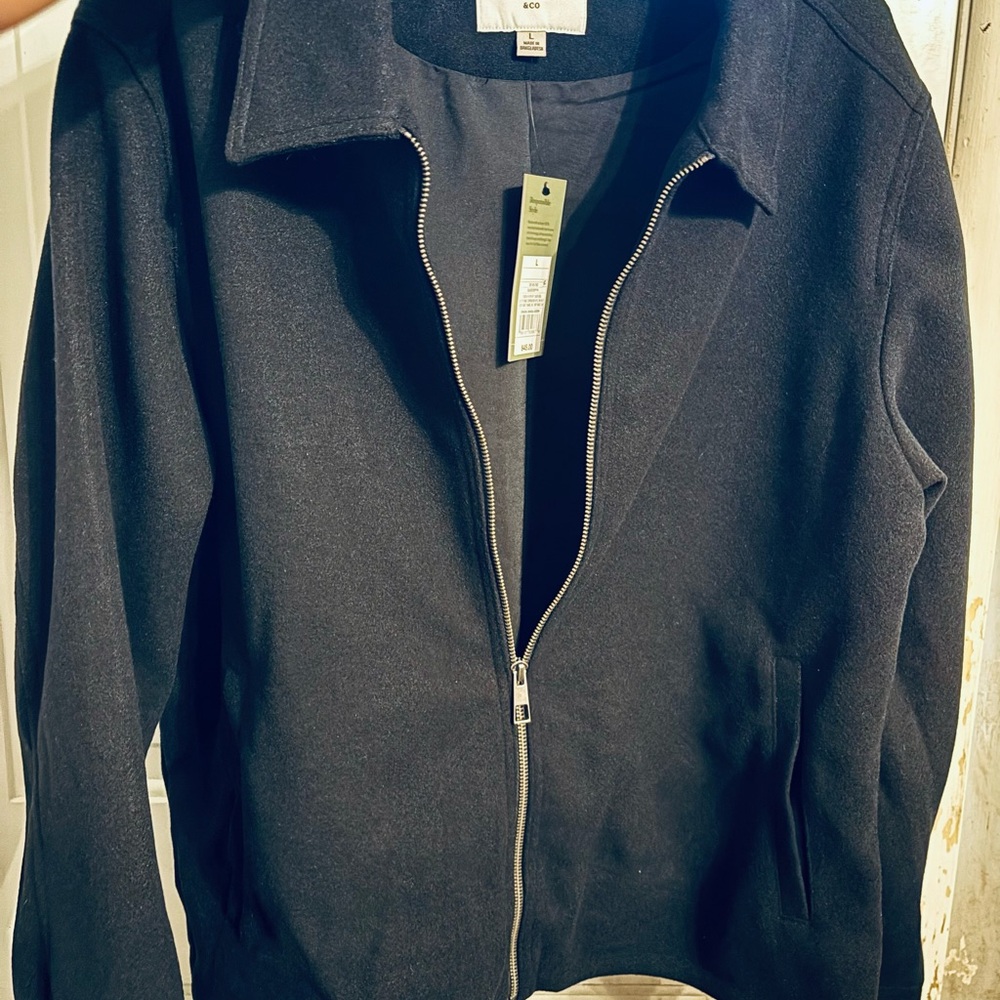 Men’s Black Zip-Up Jacket Size L